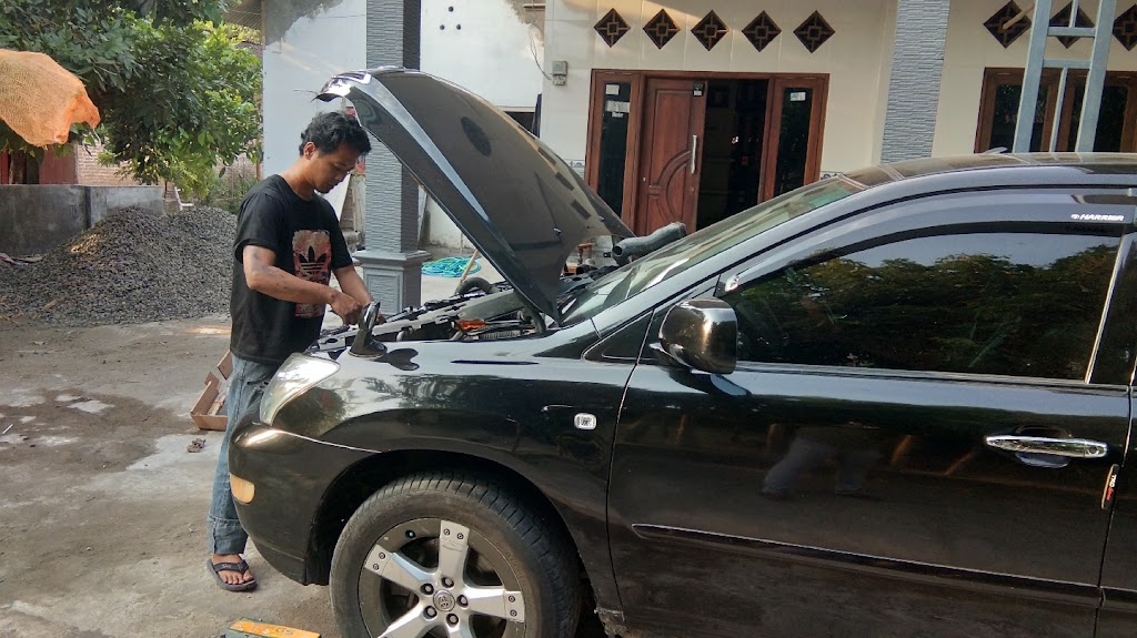 Bengkel Mobil Kurnia Motor