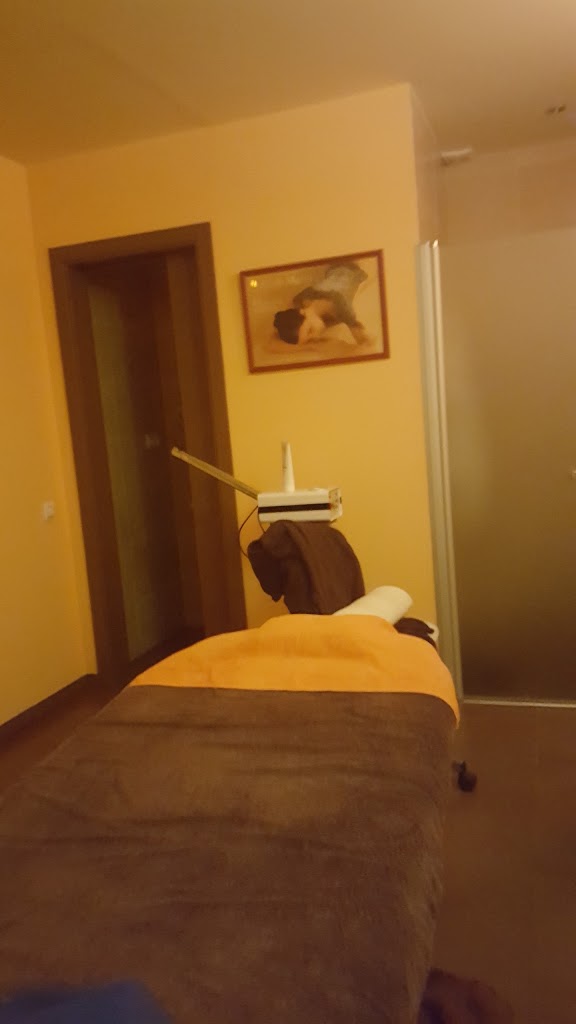Entra I Mima'T — Interior