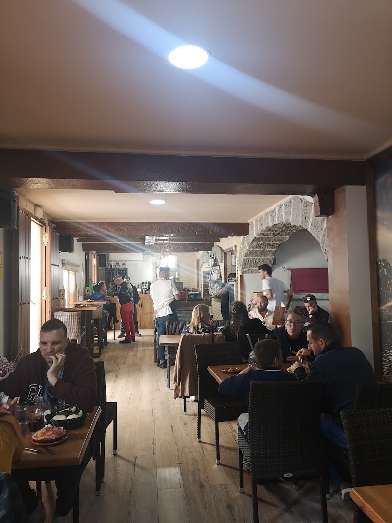 Restaurante Lata Berna Palmones — Ambiente