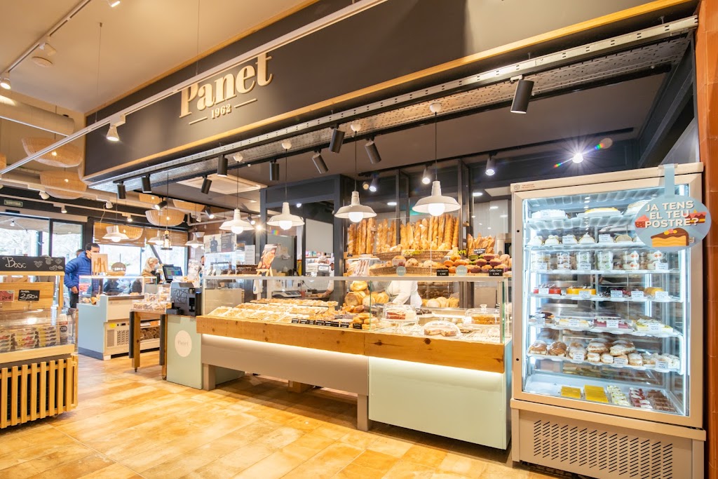 Panet Canal Olimpic - Forn de Pa, Pastisseria i Cafeteria — Vitrina
