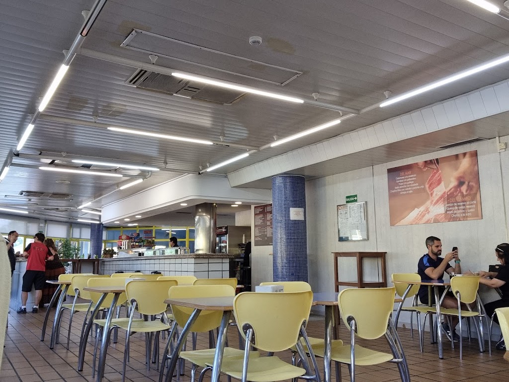 Cafeterias Polideportivo Jose Caballero — Ambiente