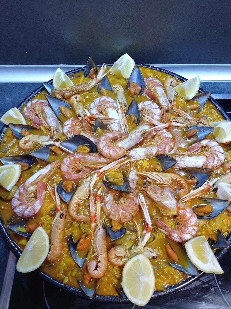 Bar Restaurant " bar custom " — Comida y bebida
