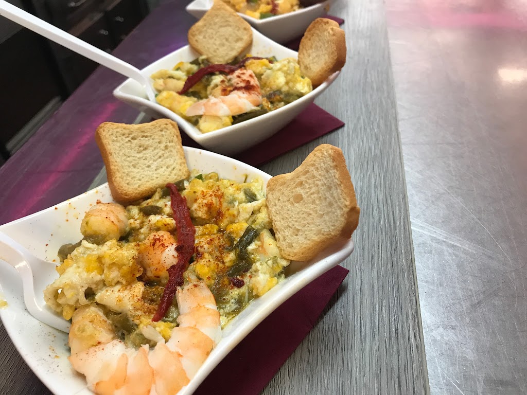 Cafe-Bar D3 — Comida y bebida