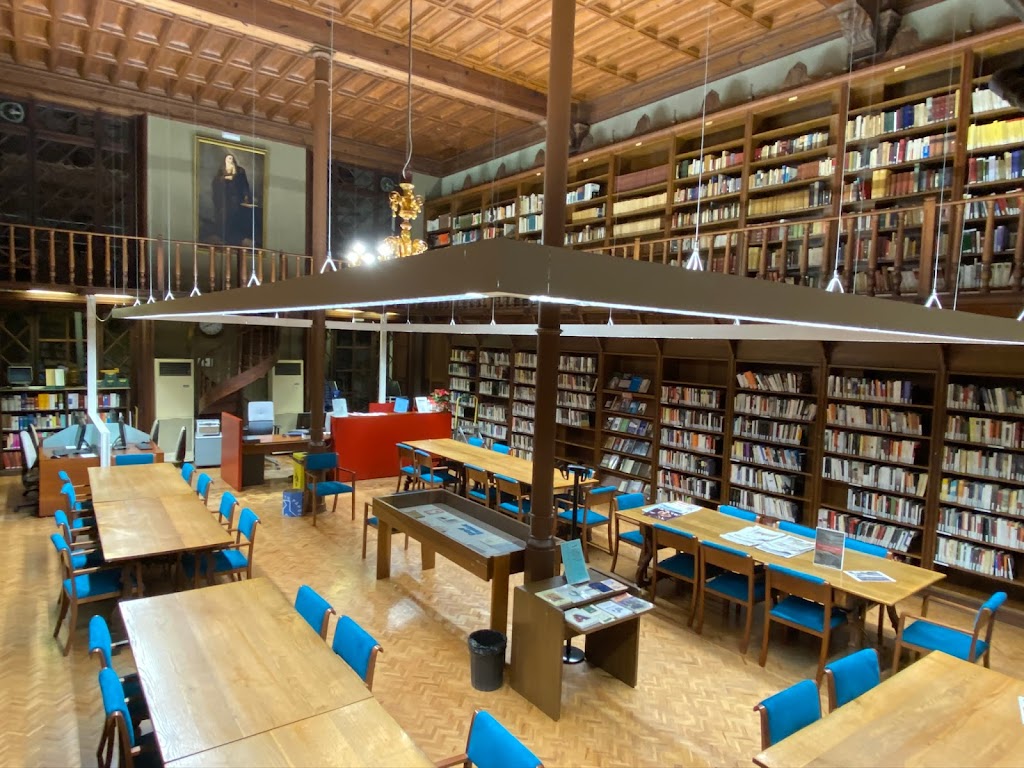 Biblioteca de Cort