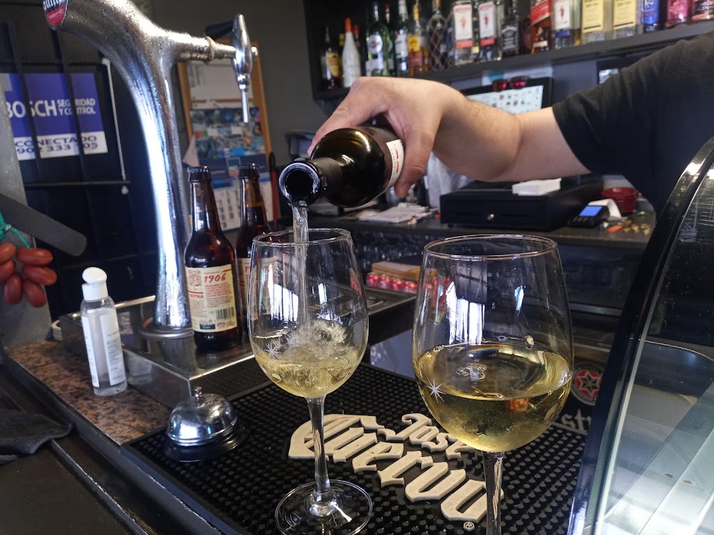 Bar Dorneiros — Comida y bebida