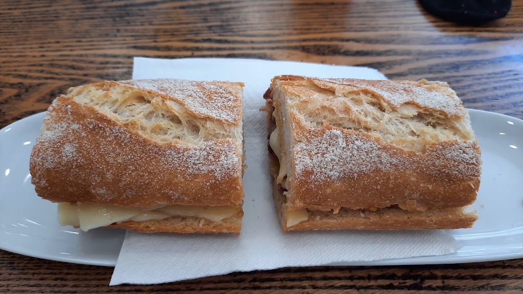 Can Xeflis — Comida y bebida