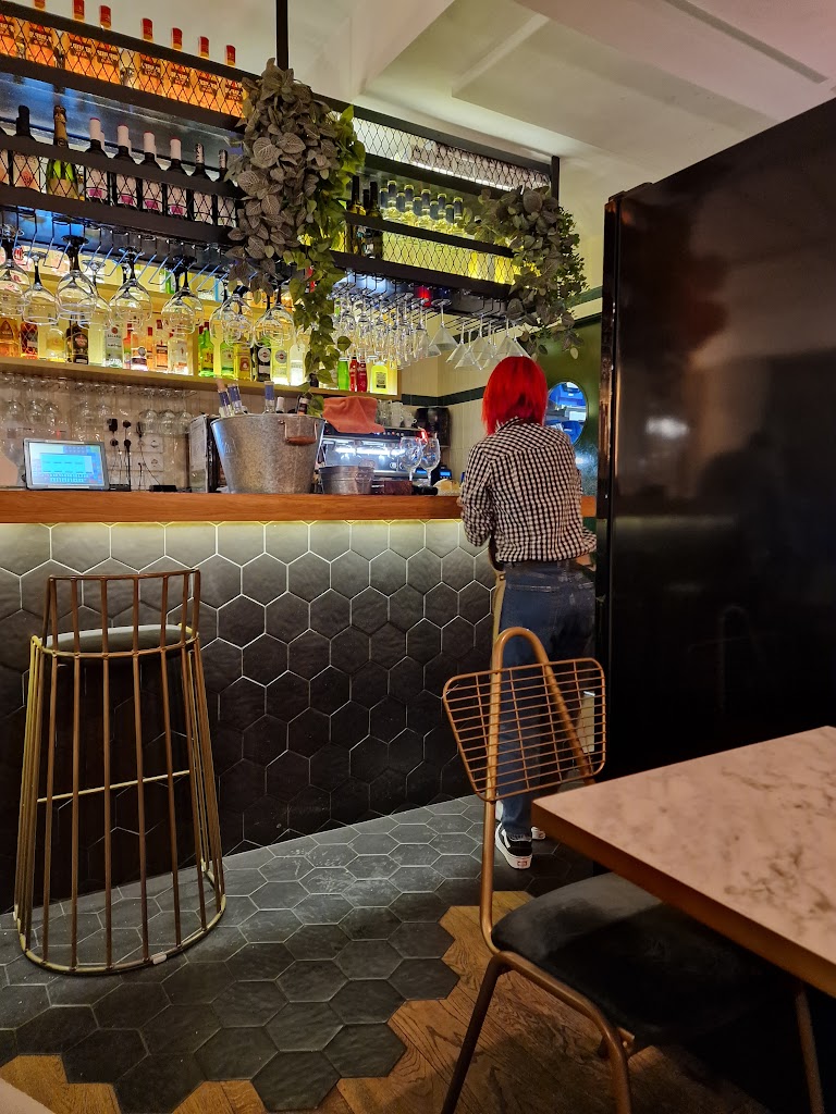 Bar restaurante Minuit — Ambiente