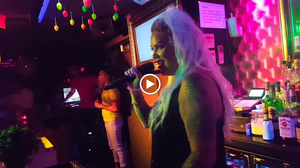 Queenz Music Bar — Videos
