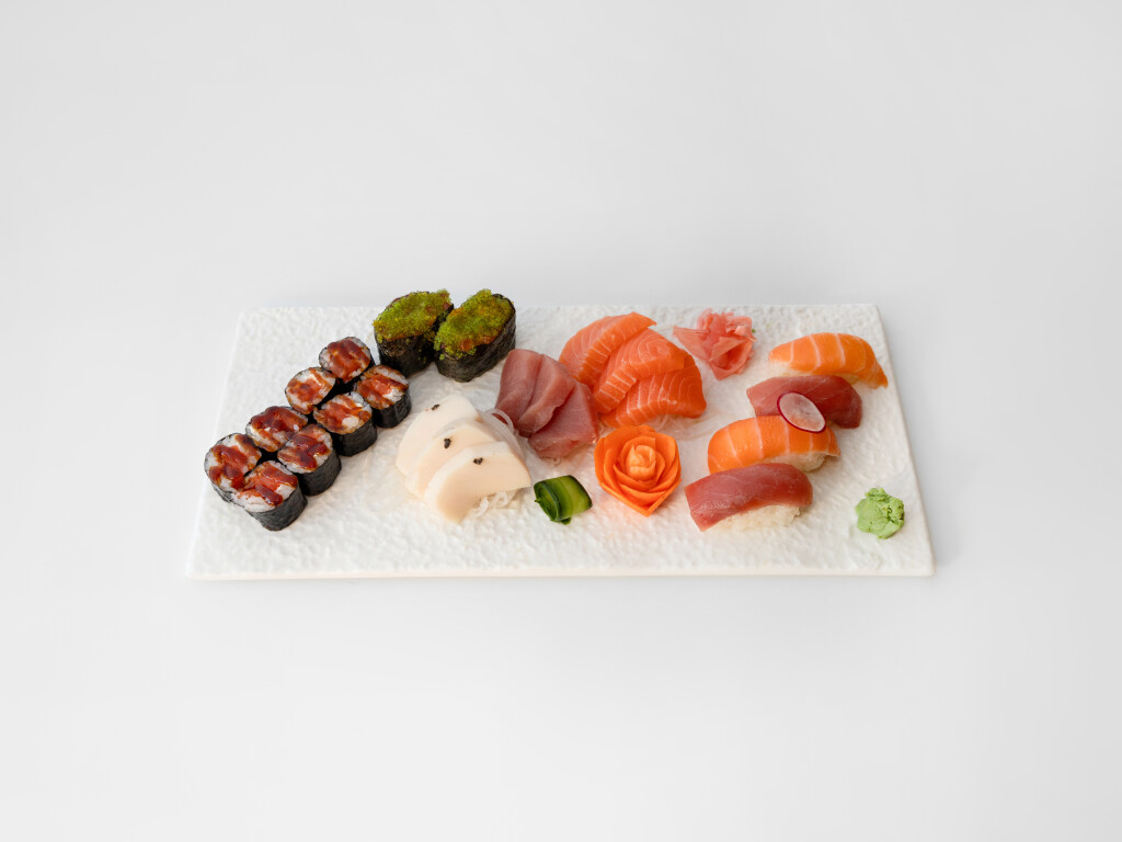 Restaurante Japones Yamami Fusion — Comida y bebida