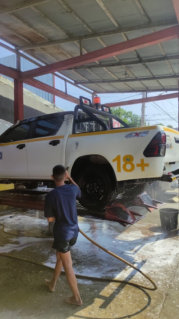 Pencucian Mobil & Bengkel Fiqri