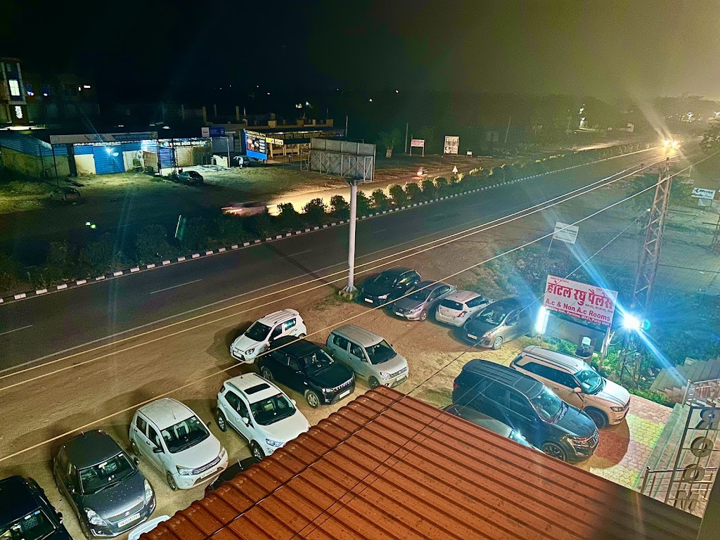 Hotel Raghu Palace
