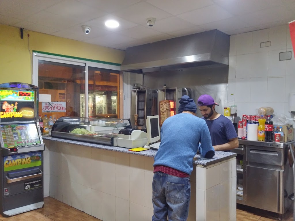 Babar Kebab Pizzeria — Ambiente
