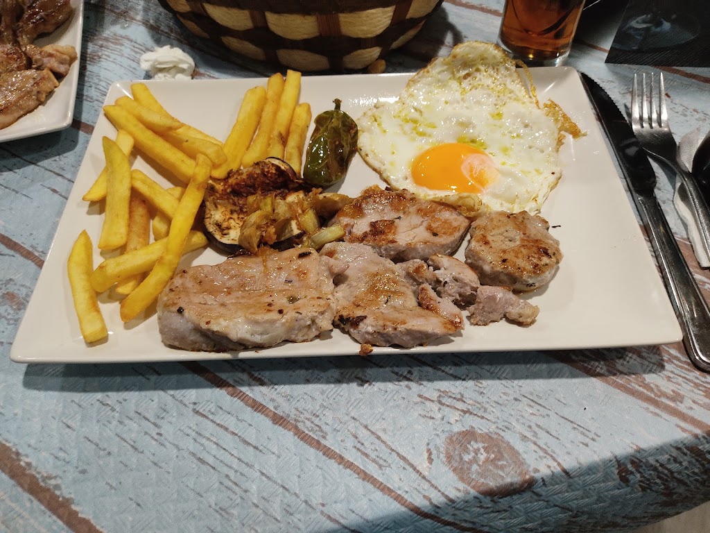 Bar Los Pirrikis — Comida y bebida
