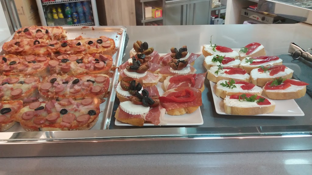 Bar, Cafeteria RYKNYK — Del propietario