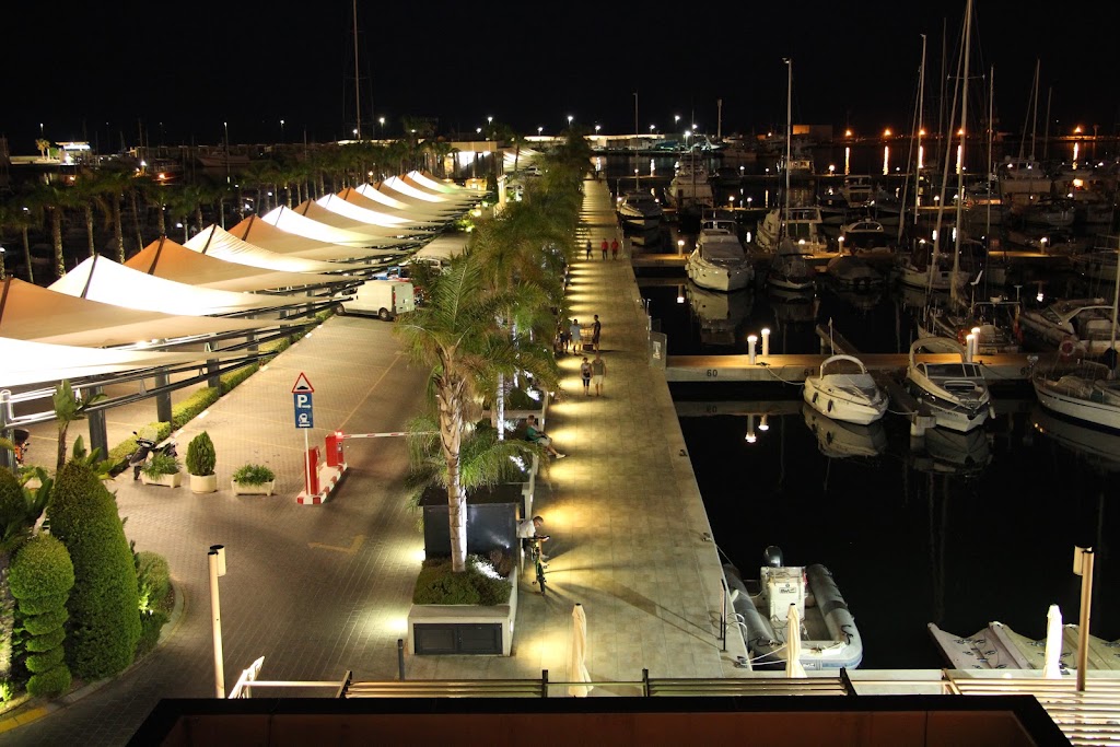 [P] Parking del Puerto Deportivo Marina Miramar — Del propietario