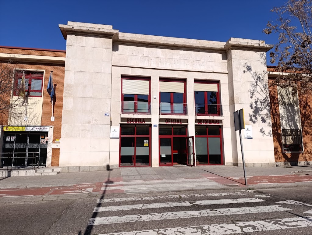 Escuela Oficial de Idiomas de Talavera de la Reina — Del propietario