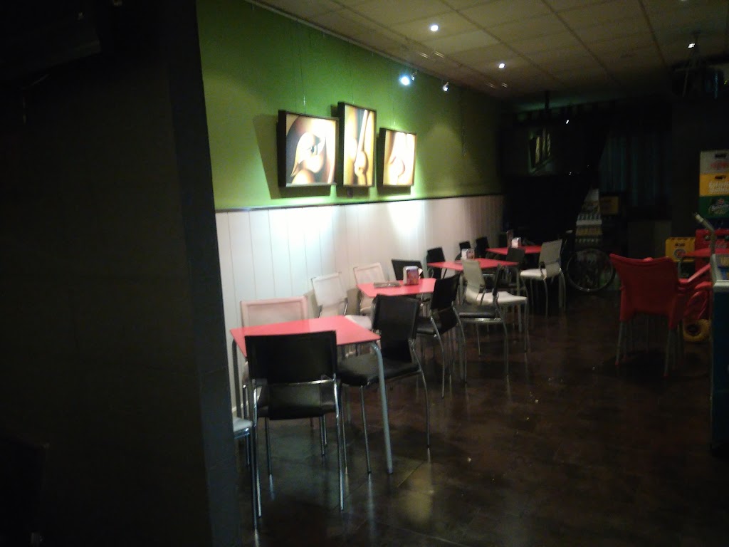 Hamburgueseria Mana — Ambiente