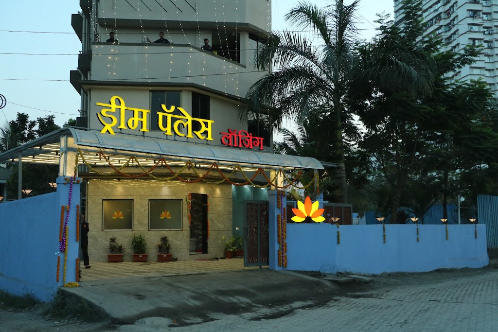 Dream Palace Lodging
