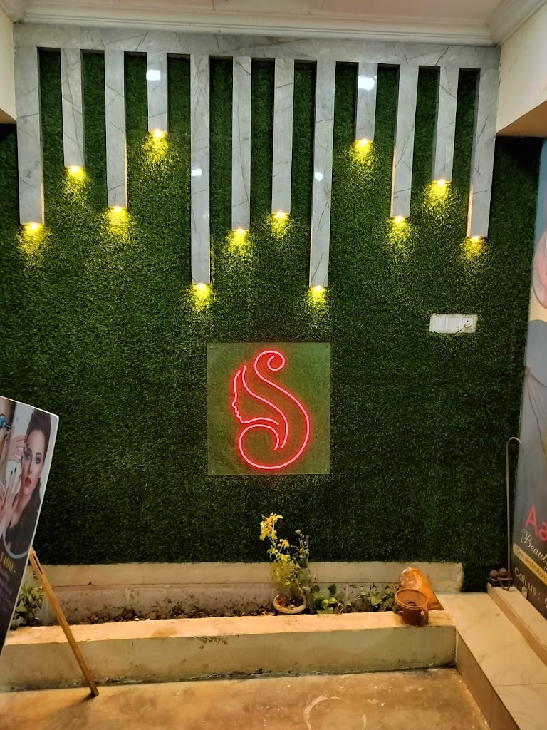 Aarushi Beauty Parlour
