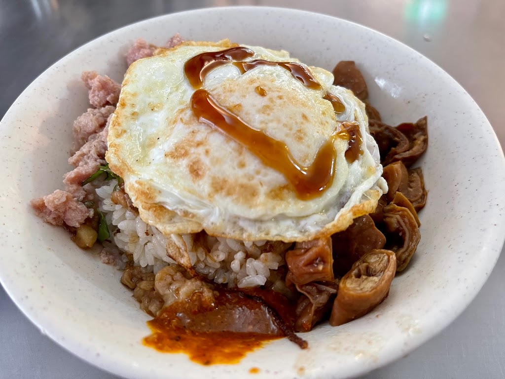 盧杯杯大腸滷肉飯早午餐 的照片