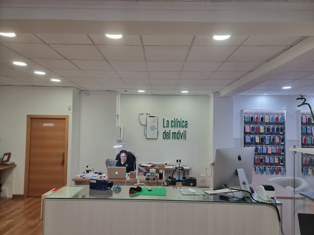 La Clinica Del Movil — Interior