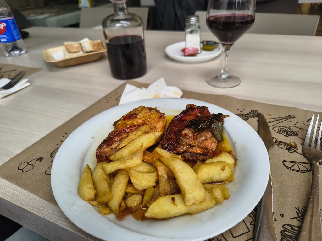 El Trull — Comida y bebida