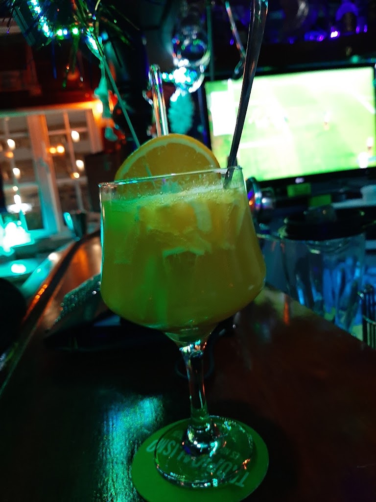 Bar Bermuda-Eck bei Chris — Comida y bebida