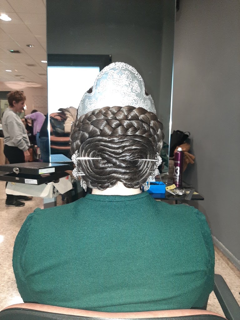 Peluqueria y Estetica Marian e Iris — Peinado