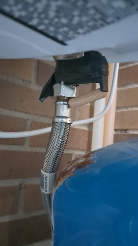 Fontaneria, Electricidad, pintura castelldefels fernando — Del propietario