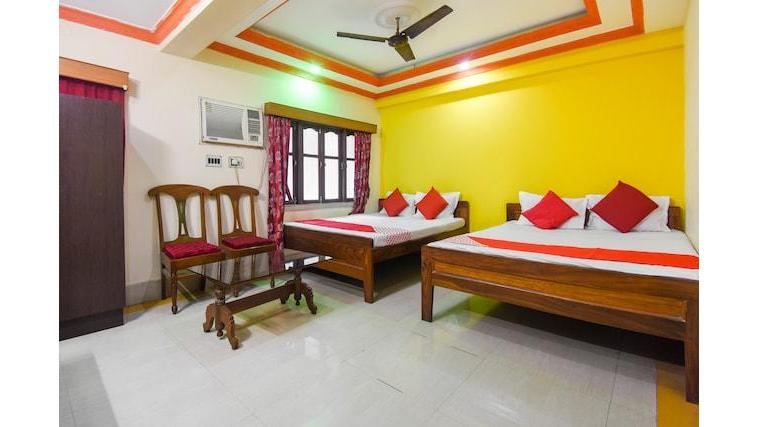 Oyo 49903 Hotel Geetanjali Dekuxe