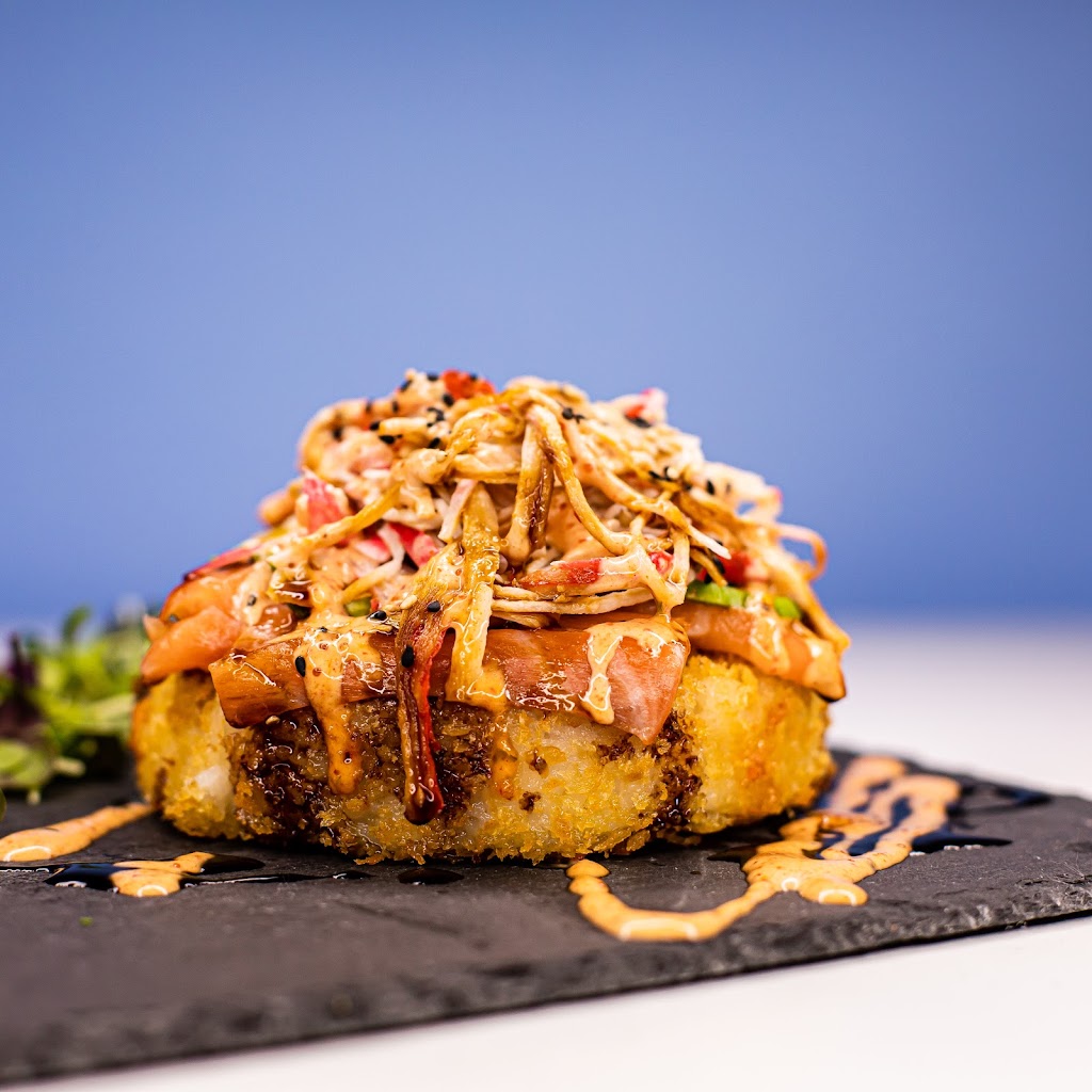 Katsumi Sushi — Comida y bebida