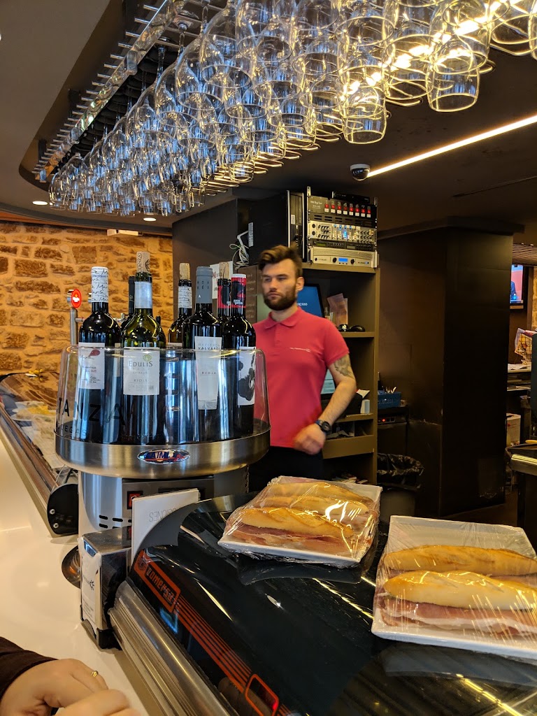 MERCADO CAFE — Comida y bebida