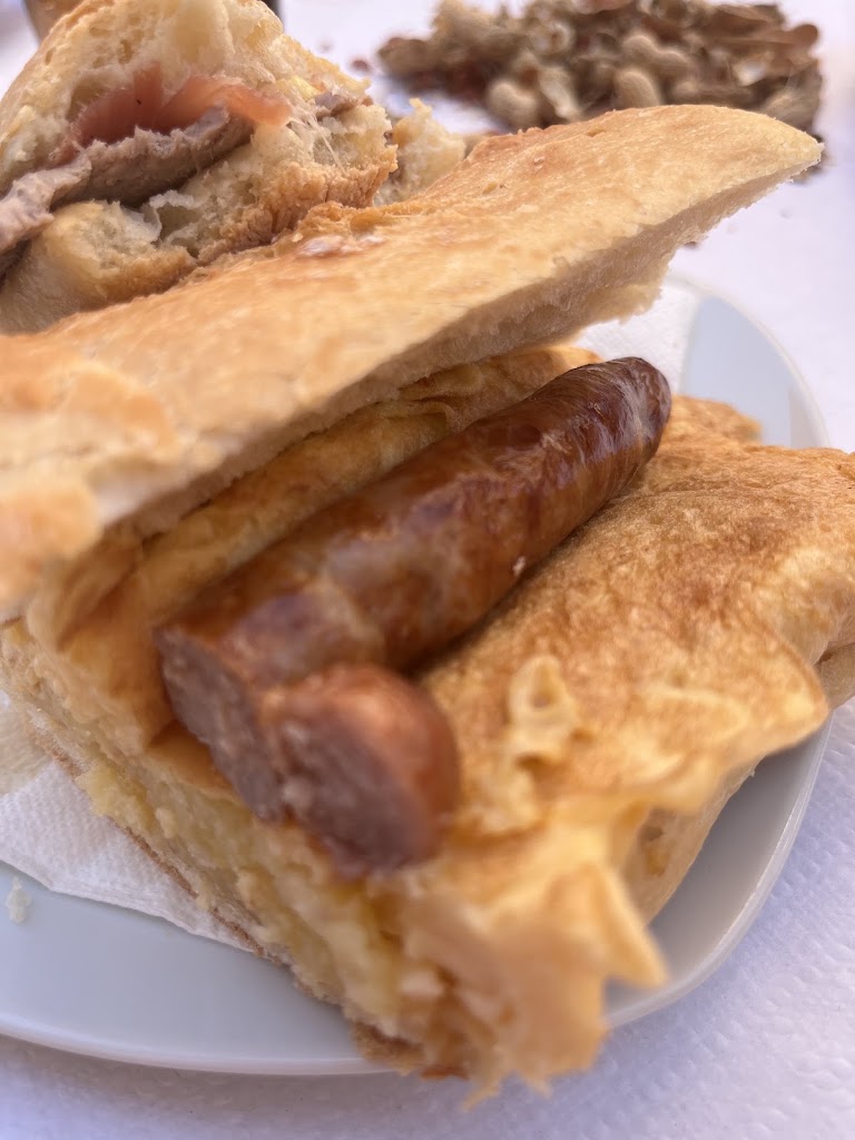 Bar Tareste — Comida y bebida