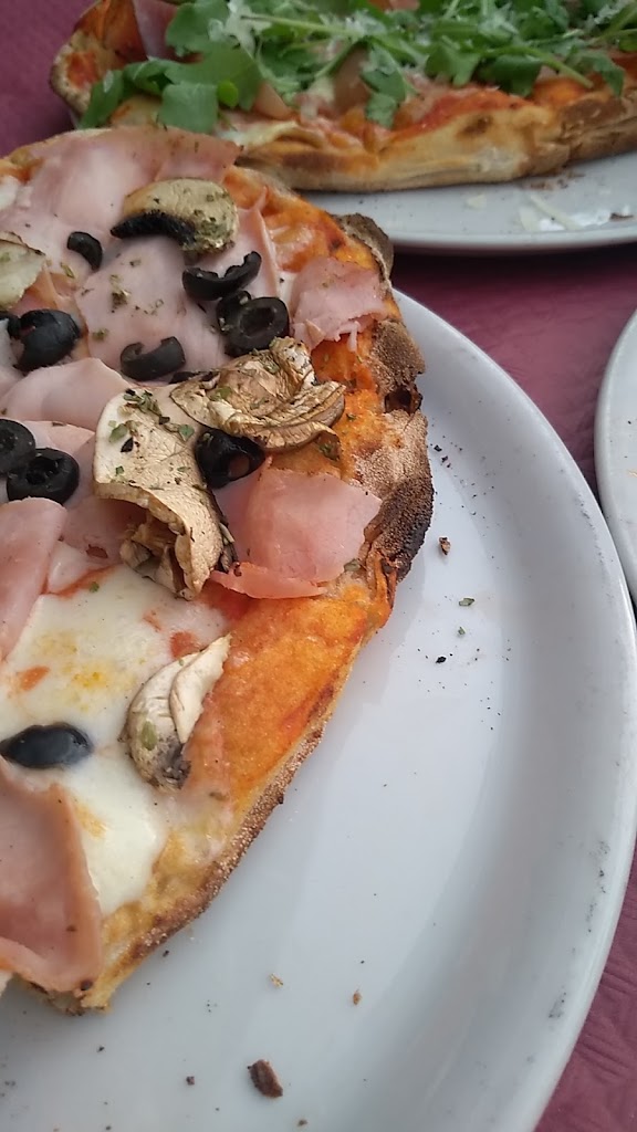 Italian Restaurant — Comida y bebida
