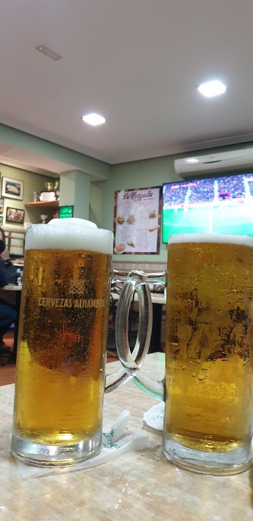 Bar La Mezquita — Comida y bebida