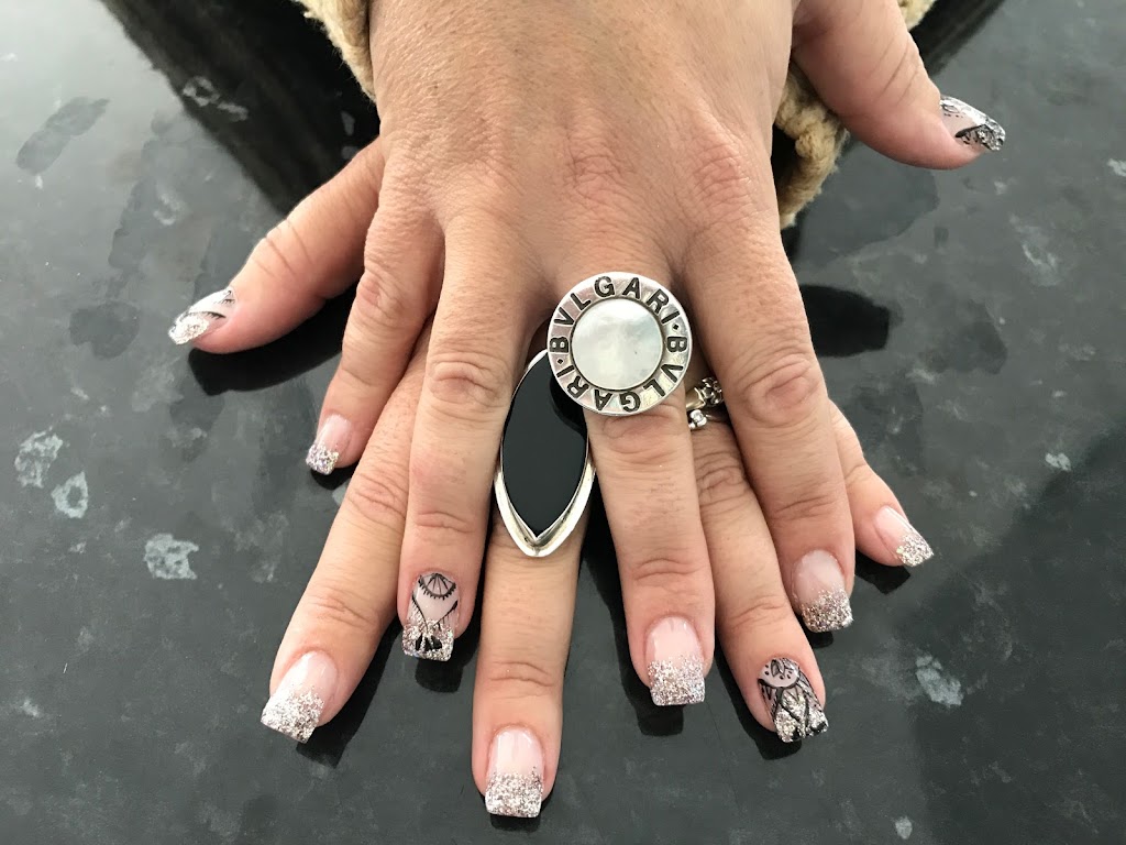 SENS 27, Salon de belleza — Manicura