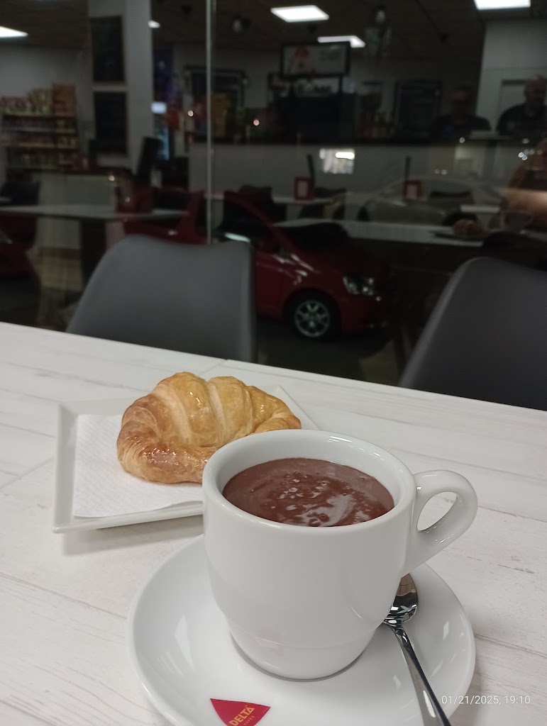 Cafeteria la tata — Comida y bebida