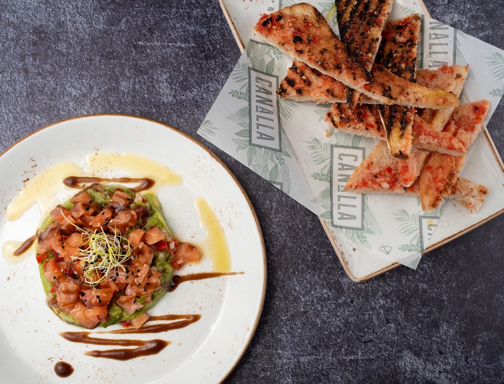 Bar Canalla — Comida y bebida