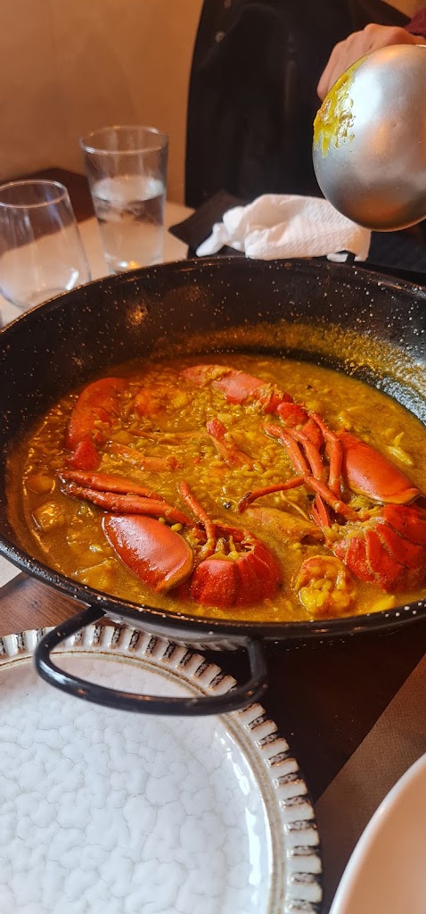 Luz de Luna Port Bar Restaurant — Paella