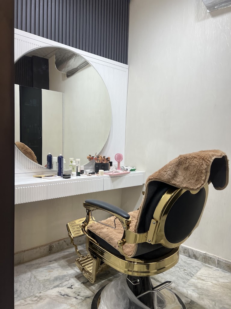 Zoya Makeover Best Ladies Makeup Artist In Malerkotla Bridal Makeup Artist In Malerkotla Hair Skin Nail Artist Malerkotla