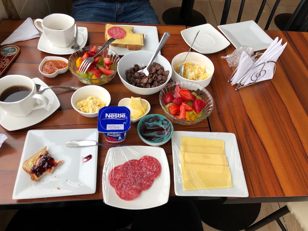 Comida y bebida