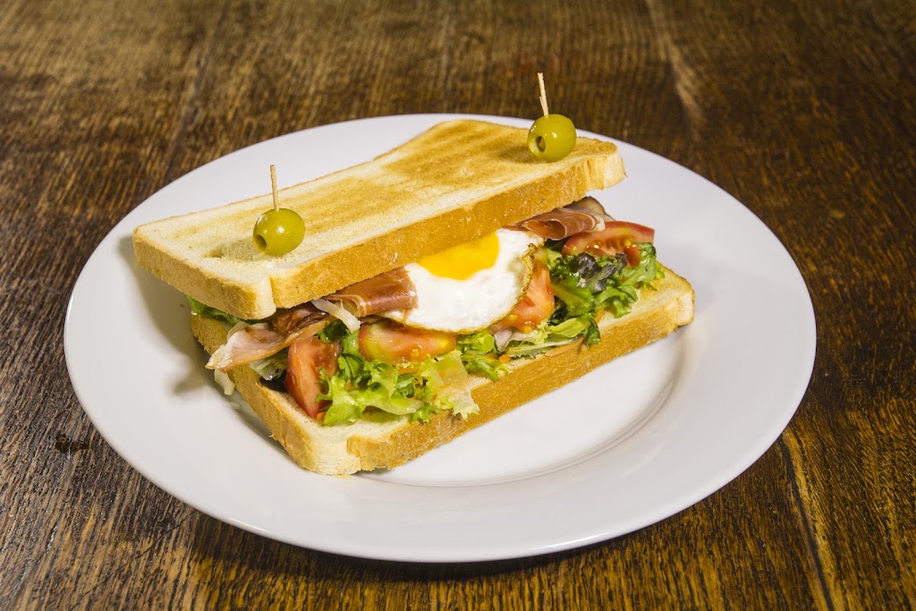 La Taula Vella — Comida y bebida