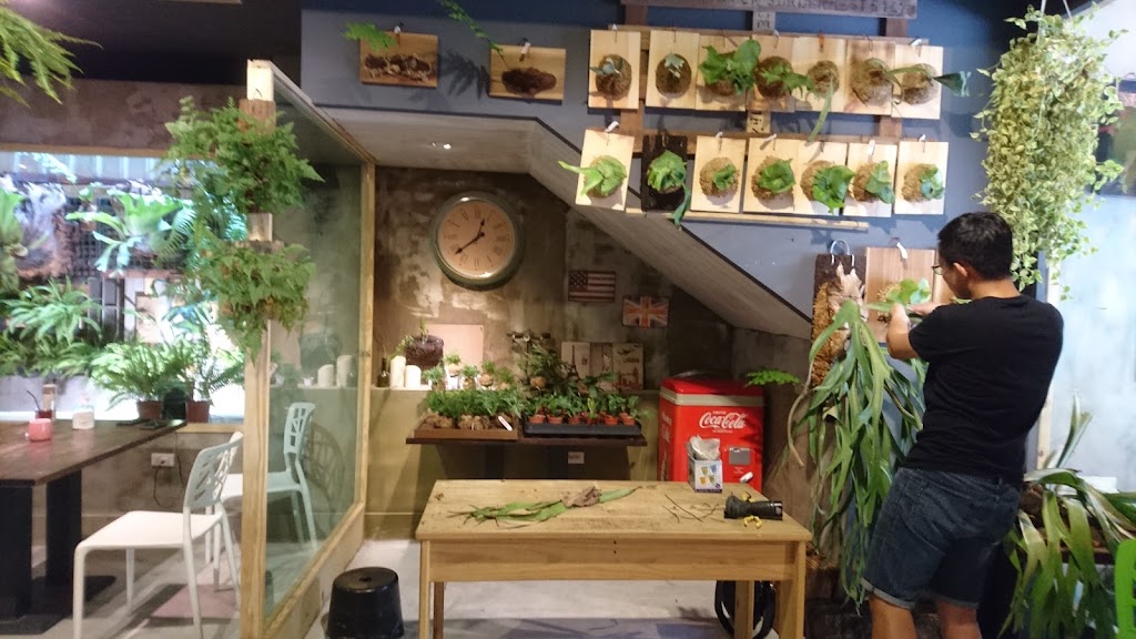 MOM義式餐廳 kitchen and plant 的照片