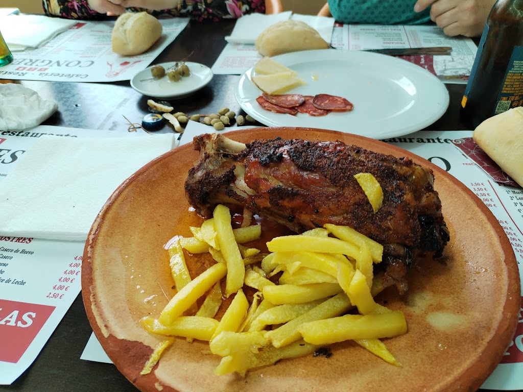 Bar Congreso. — Comida y bebida