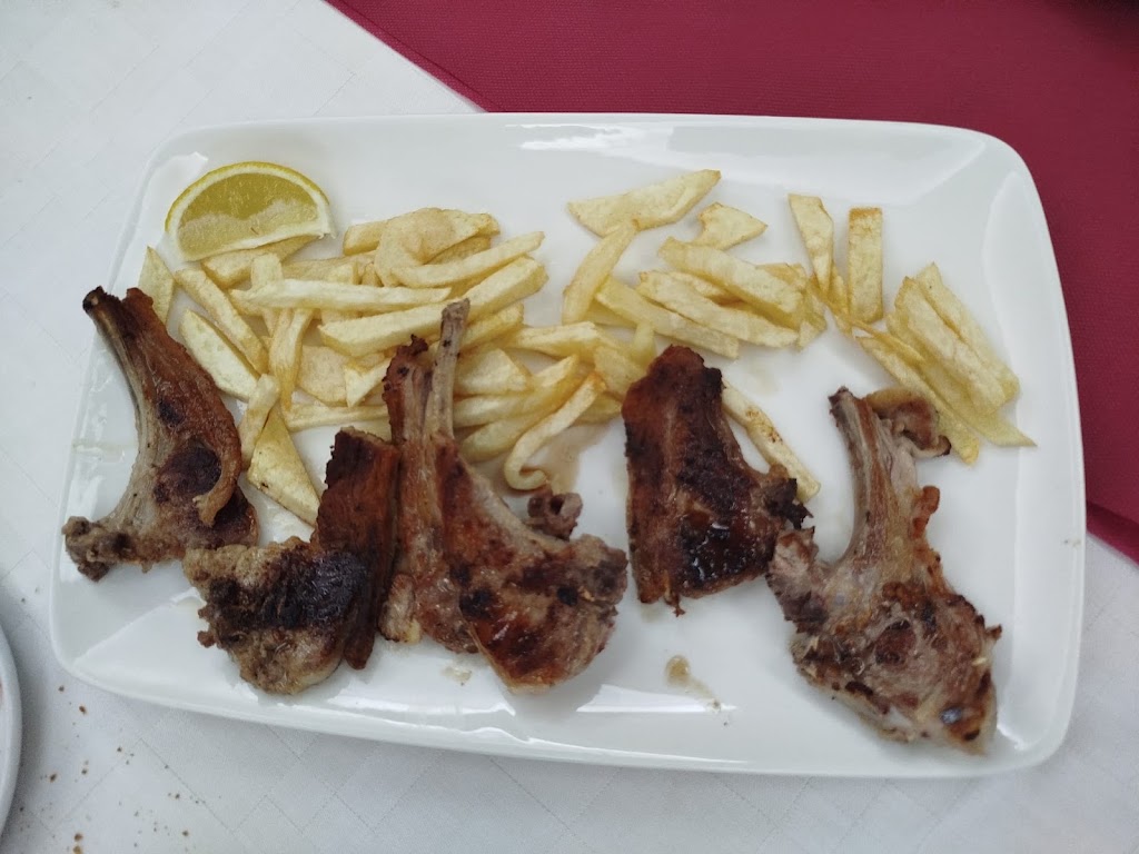 Hostal Restaurante Terra Cha Catering — Comida y bebida