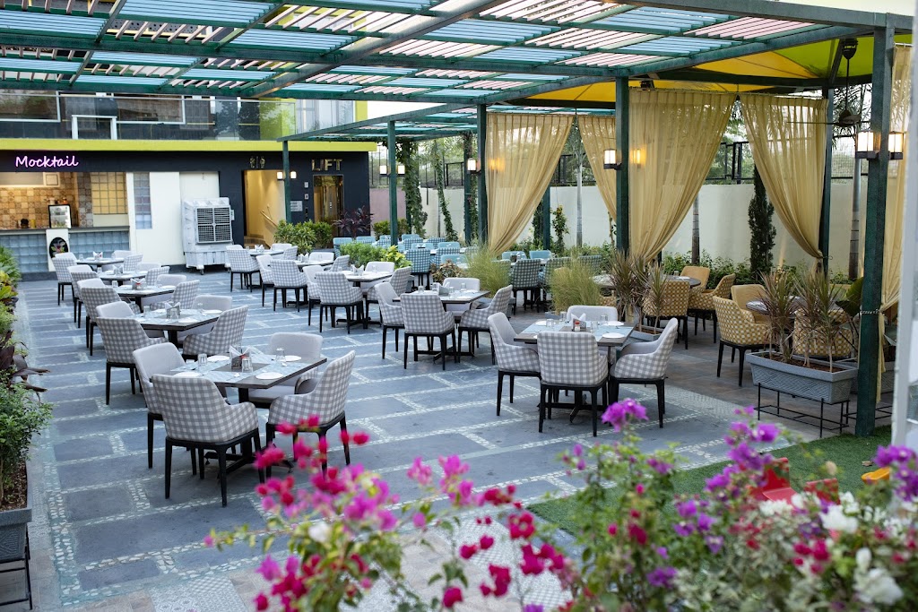 Hotel Pooja Garden