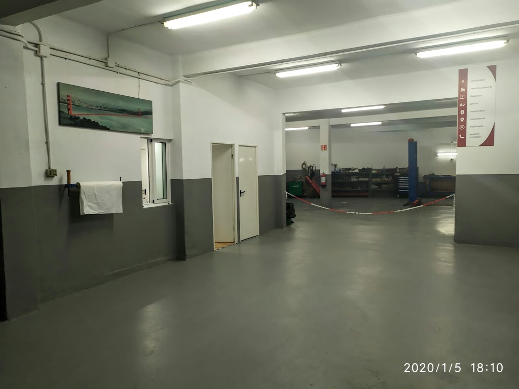 J . Abreu — Interior