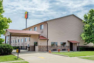 Super 8 by Wyndham Normal Bloomington