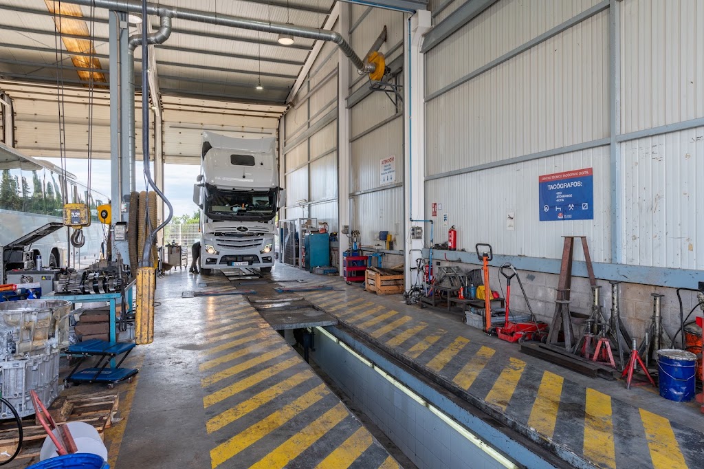 QUADIS Autolica Industriales - Mercedes-Benz y Fuso Mallorca