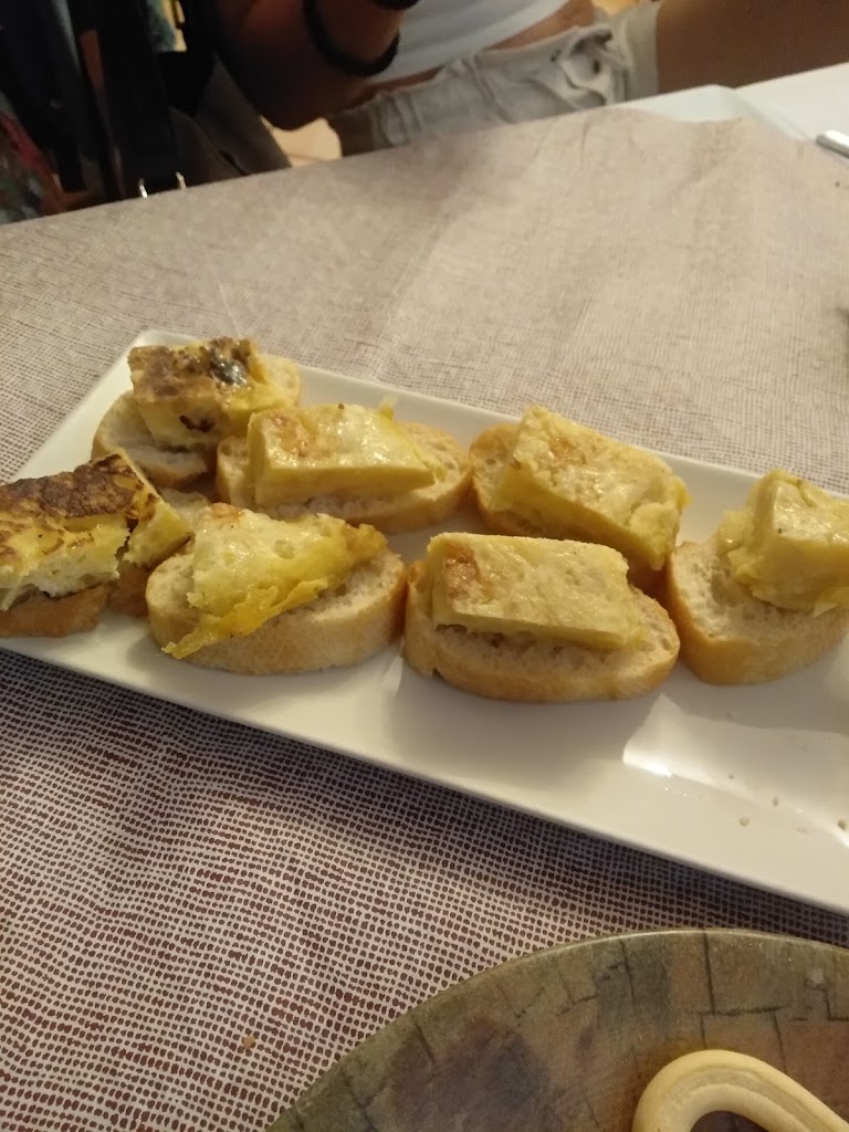 Bar "Las Delicias" — Comida y bebida